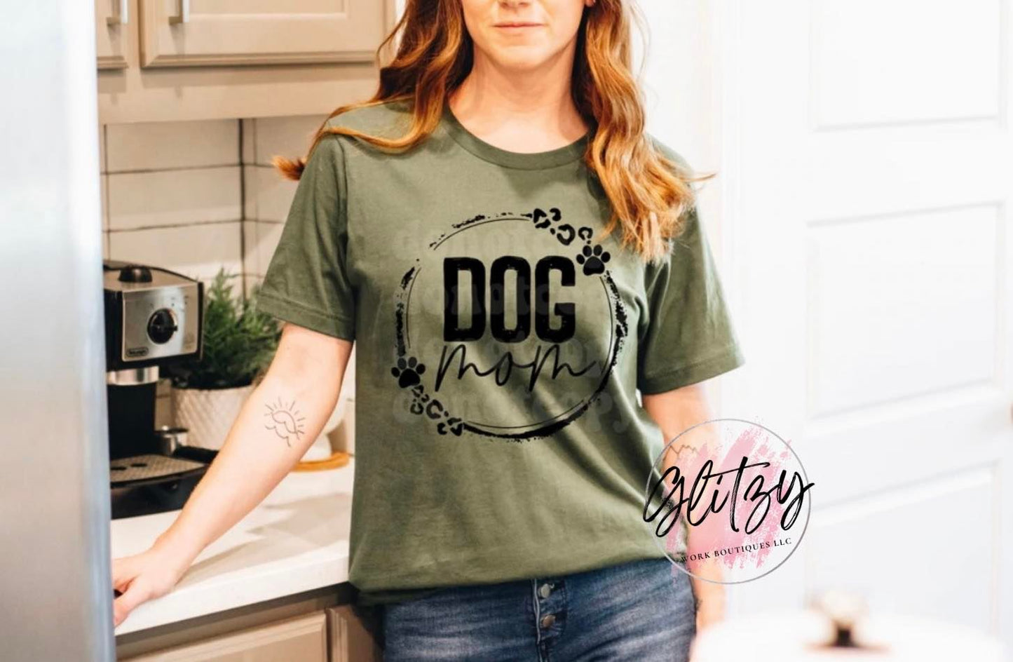 Dog Mom Graphic Tee