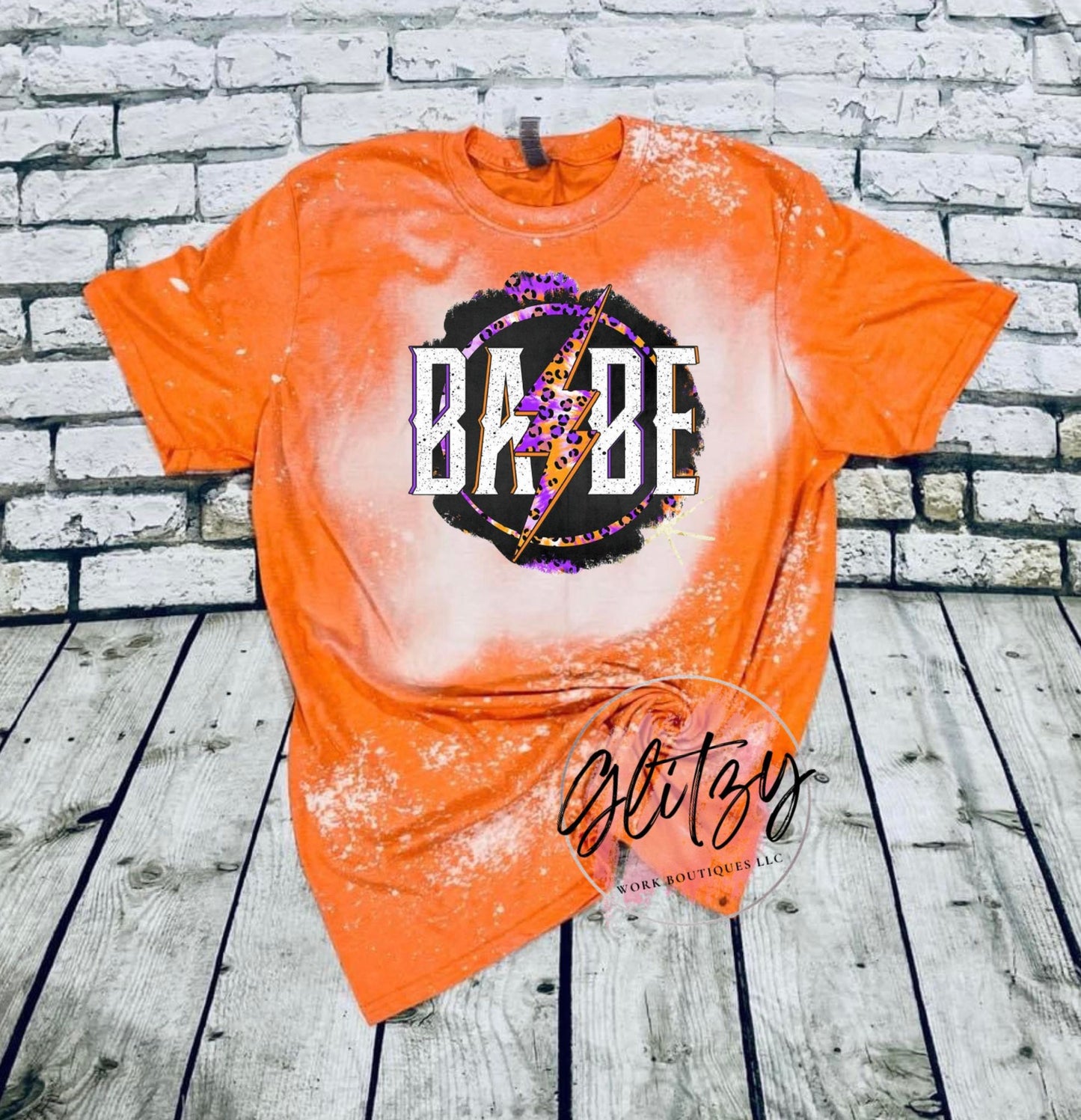 BABE LIGHTNING BOLT HALLOWEEN Bleached Tee